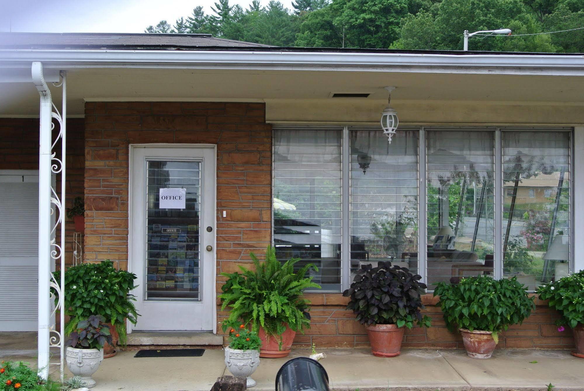 Motel Rosewood 3*