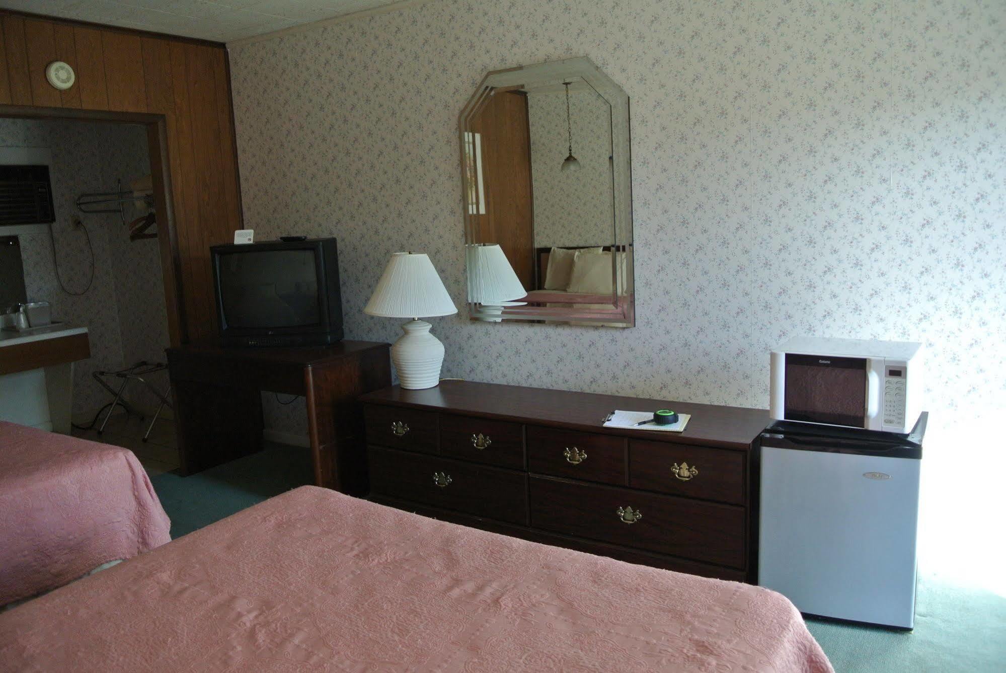 Rosewood Motel 3*